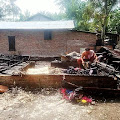 Ditinggal Beli Kopi Rumah Nelayan di Pantai Labu Gosong Terbakar