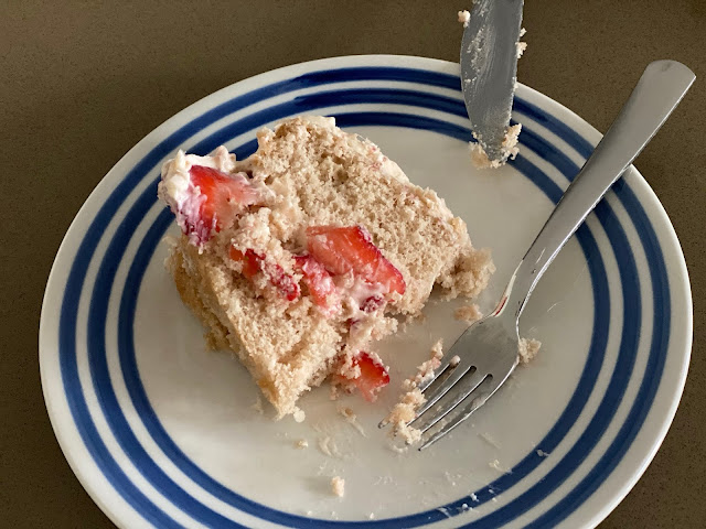 Recipe for Strawberry Cake by freshfromthe.com.