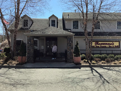 Nobody's Inn... Mahwah, New Jersey... now called Roxanne's