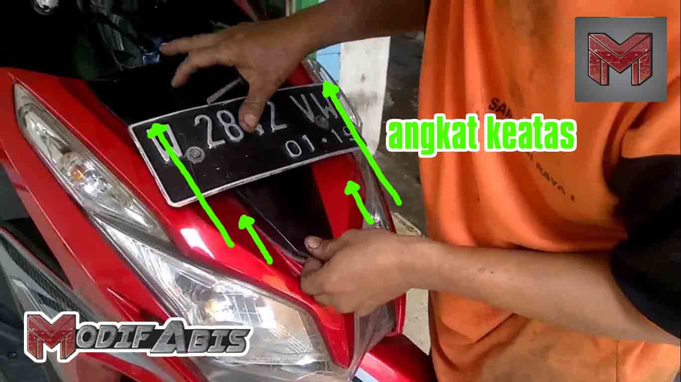 Cara Membongkar Totok Depan Dan Mengganti Aki Honda Vario 125 Cc