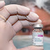 OMS dice que la vacunación con AstraZeneca debe seguir