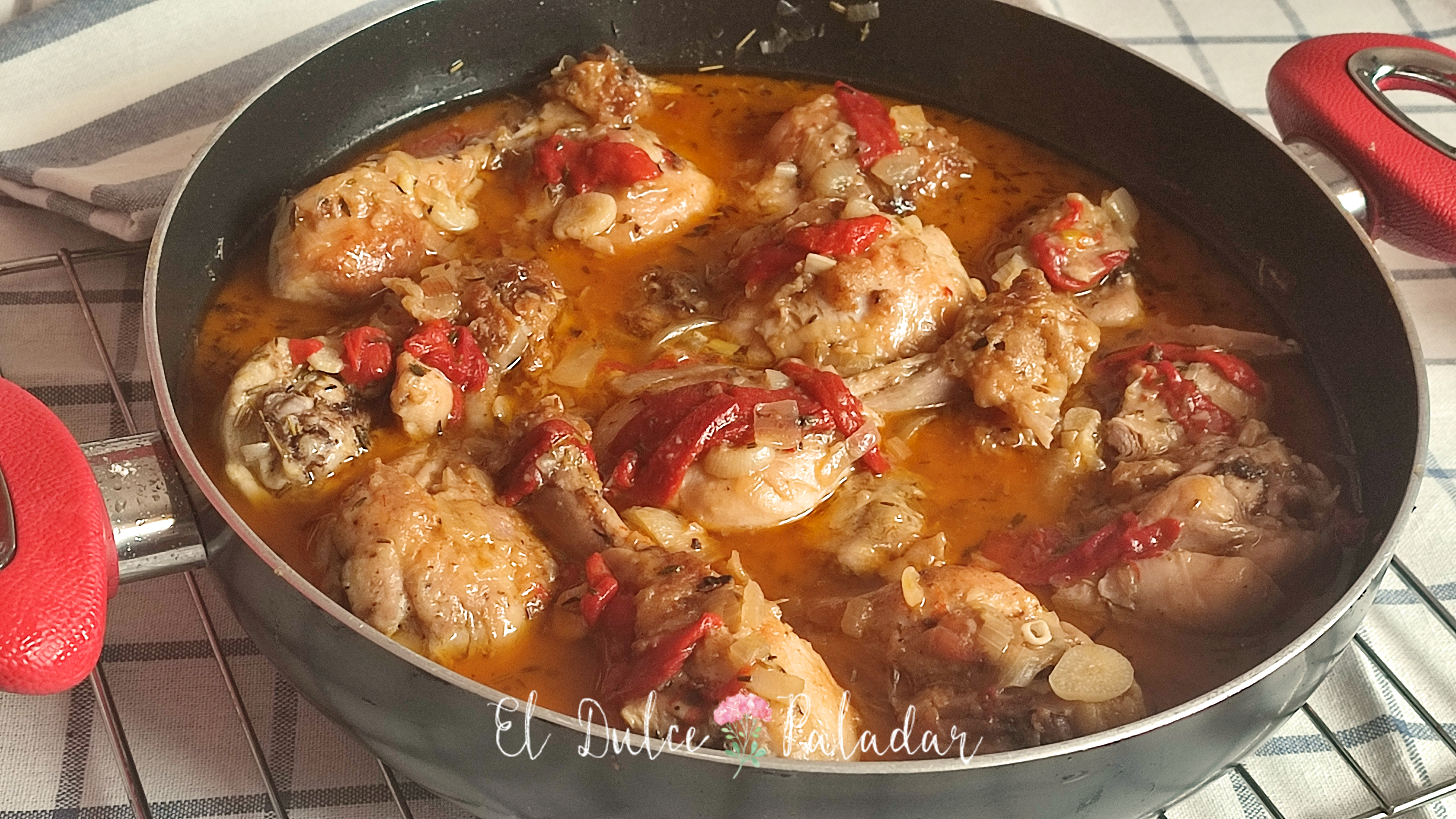 Pollo guisado con pimientos del piquillo