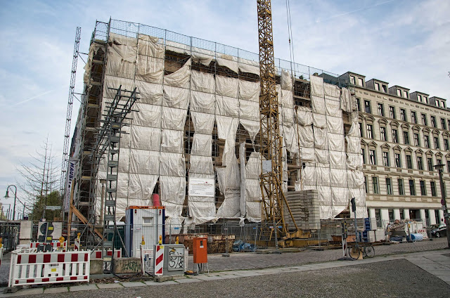 Baustelle Umbau und Modernisierung eines Wohnhauses, Kolmarer Str. 7 / Knaackstr. 7, 10405 Berlin, 07.04.2014