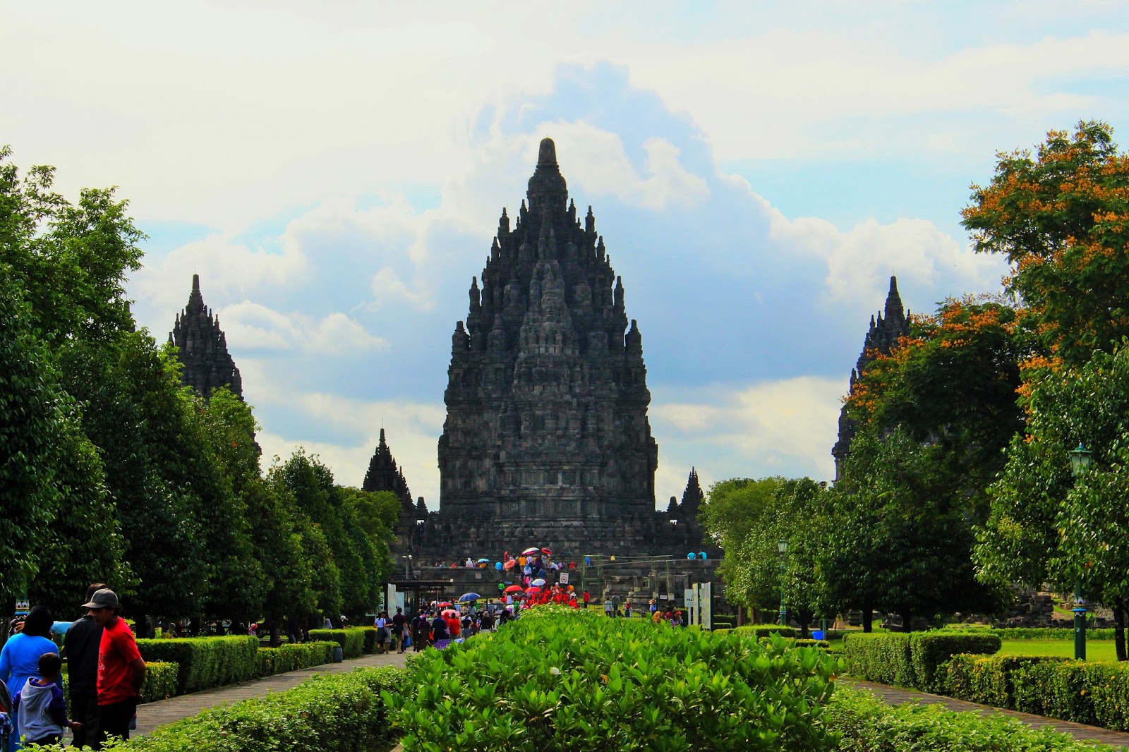 Candi Prambanan Wisata Jogja Yang Indah  loveheaven07