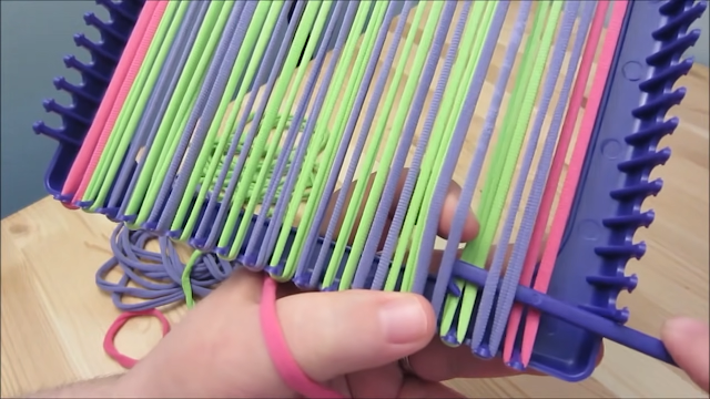 Retro Crafting Kit – Weaving Loom