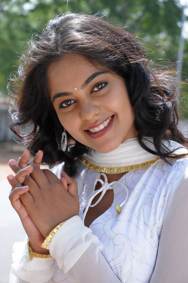 Bindu Madhavi 
