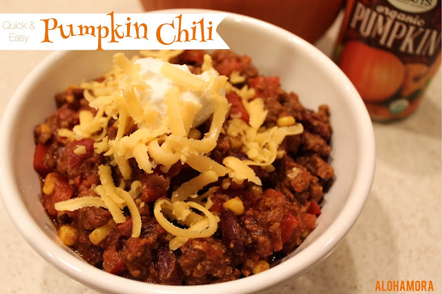 Pumpkin Chili, Quick and Easy Skillet Chili with a slight fall pumpkin flavor,.  It's not overwhelmingly pumpkin, some may not even know it is in there.  However, ithe pumpkin adds to the creaminess of this hearty and healthy chili.  Alohamora Open a Book http://www.alohamoraopenabook.blogspot.com/ comfort food, healthy eats, Halloween, party food, pumpkin, dinner, recipe