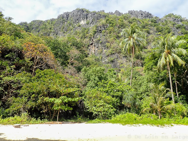 Hidden-beach-Matinloc-Island-Archipel-de-Bacuit-Palawan-Philippines
