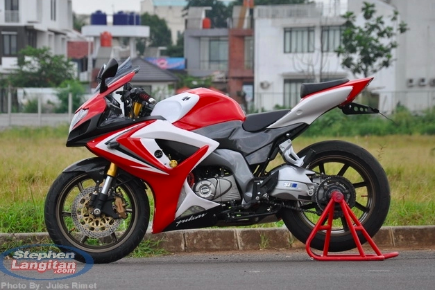 Bajaj Pulsar Gixxer