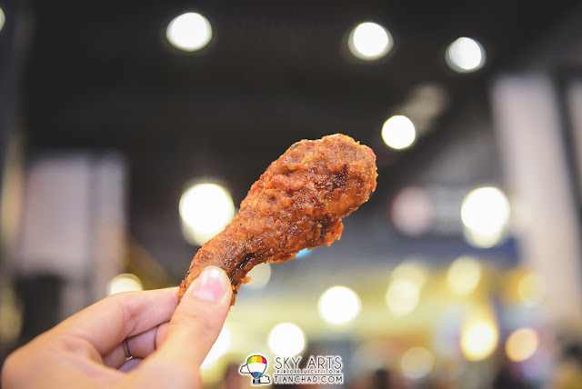 4 Fingers Crispy Chicken - Drumsticks would be my recommended food to go for