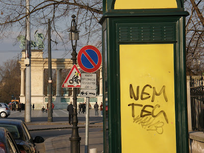 Hősök tere, Andrássy út, VI. kerület, Terézváros, Budapest, tag, teg, firka, vandalizmus, falfirka, street art, tag 