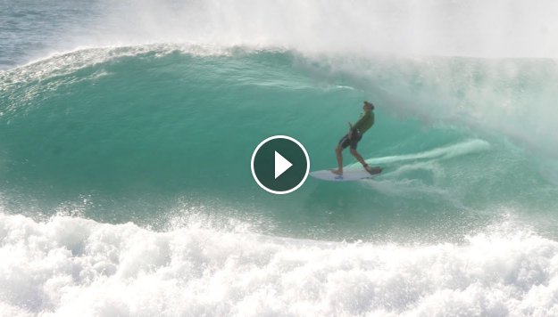 SURFING IN GOLD COAST - RUBEN VITORIA