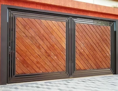 pintu garasi kayu