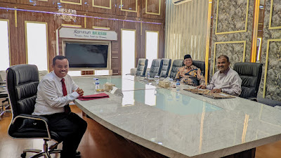 Bupati Karimun Melakukan Tes Wawancara Terhadap Tiga Calon Direktur Perumda Bumi Berazam Karimun