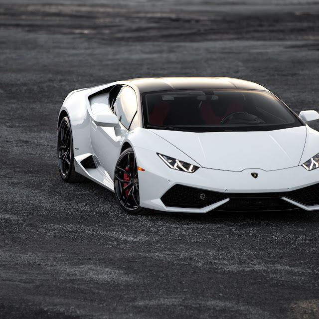White Lamborghini Huracan Desktop Wallpaper