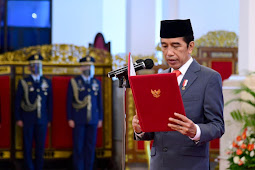 Jokowi Lantik Petrus Golose jadi Kepala BNN dan Hartono jadi Kepala BRGM