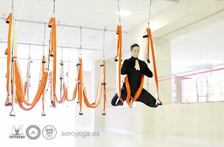 YOGA AEREO, AIR YOGA, COLUMPIO, PILATES AEROPILATES, CURSOS 