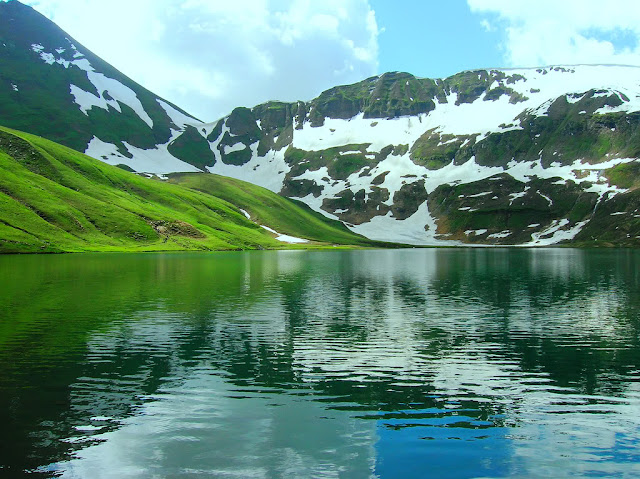 beautiful lakes of pakistan