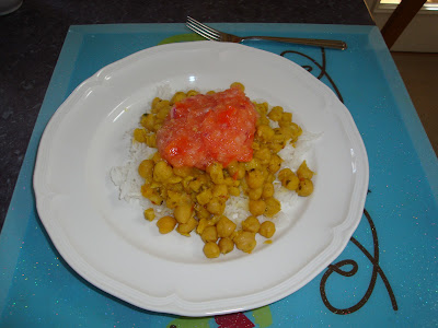 Indian rice and kabuli chana with chutney