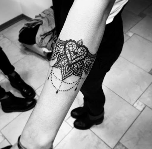 70 braçadeiras de tatuagens para se inspirar!