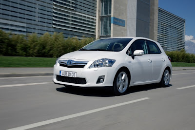 2011 Toyota Auris Hybrid Sporty Cars