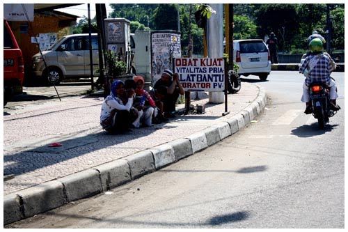  BACA  DAN  PAHAMI Jalan  Jalan  Jalanan