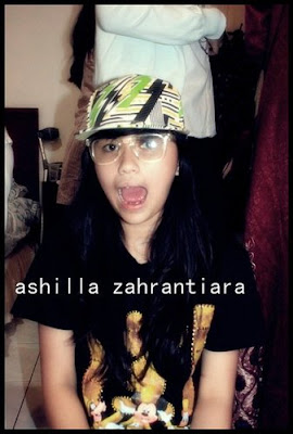 Ashilla Zahrantiara ( Shilla BLINK )