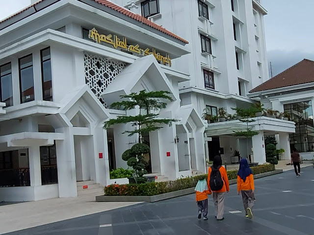 Masjid As Sakinah Alun-Alun Surabaya