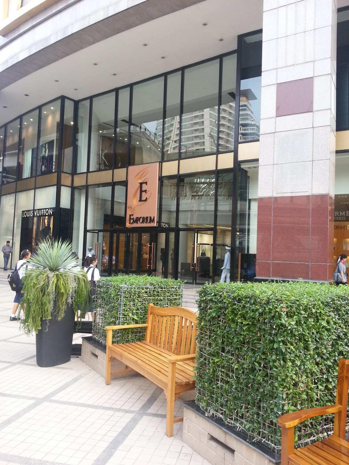 Best Shopping Malls In Bangkok Thailand: Emporium Shopping Mall