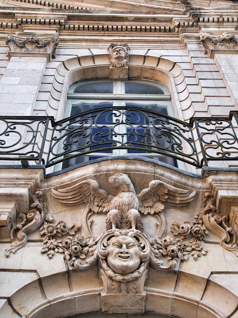 jiemve, le temps d'une pose, Saint-Omer, Hauts de France, musée Sandelin, jardin, façade, visage