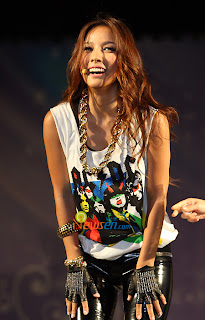 Lee Hyori Korean girl Kyunghee school 60th anniversary concert 7