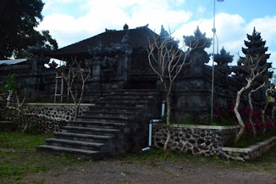 pura pucak padang dawa; pura pucak padang dawa bali; pura luhur pucak padang dawa baturiti tabanan; babad pura pucak padang dawa; odalan di pura pucak padang dawa; musyawarah barong; barong meeting; musyawarah barong di pura pucak padang dawa; dusun bamgli baturiti; pasar baturiti