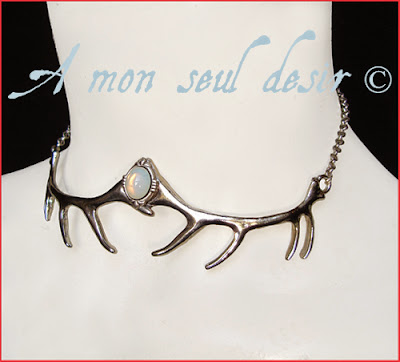 Collier Bois de Cerf argent hiver blanc opale white opal necklace Winter Antler