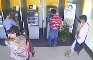 MENCURI DI MESIN ATM BANK