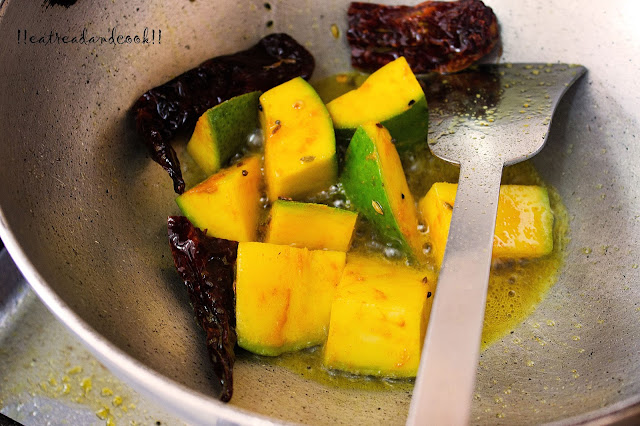 bengali recipe and preparation Kancha Aamer Tok Dal recipe / Aam Dal recipe / Green Mango Dal recipe with step by step pictures