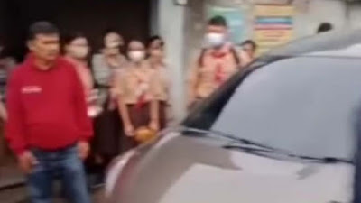 Viral Video Ratusan Murid di Bogor Terlantar karena Pagar Sekolah Ditutup Rapat, Orang Tua Meradang