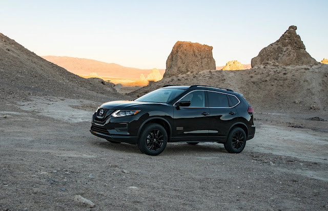 2017 Nissan Rogue black