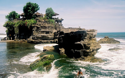 Objek Wisata Pura Tanah Lot, Tabanan Bali