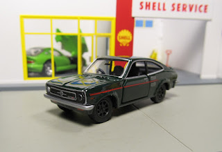 Tomica limited Nissan Sunny Coupe 1200 GX Custom