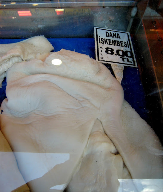 Tripe (stomach). Istanbul market, Turkey. July 2012. Credit: Mzuriana.