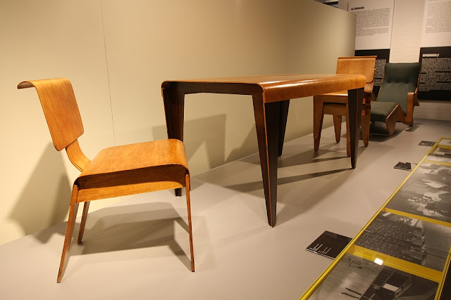 Moulded plywood furniture by Marcel Breuer for Isokon, London (1936)