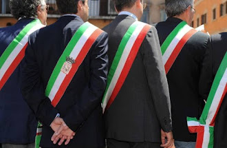 Il governo Draghi ha stanziato mezzo miliardo per aumentare la paga dei sindaci