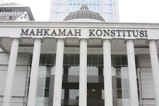 Sikap Positif Terhadap Konstitusi Negara