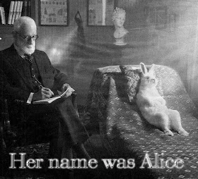 Meme de humor sobre psicoanálisis del conejo en Alicia en el país de las maravillas
