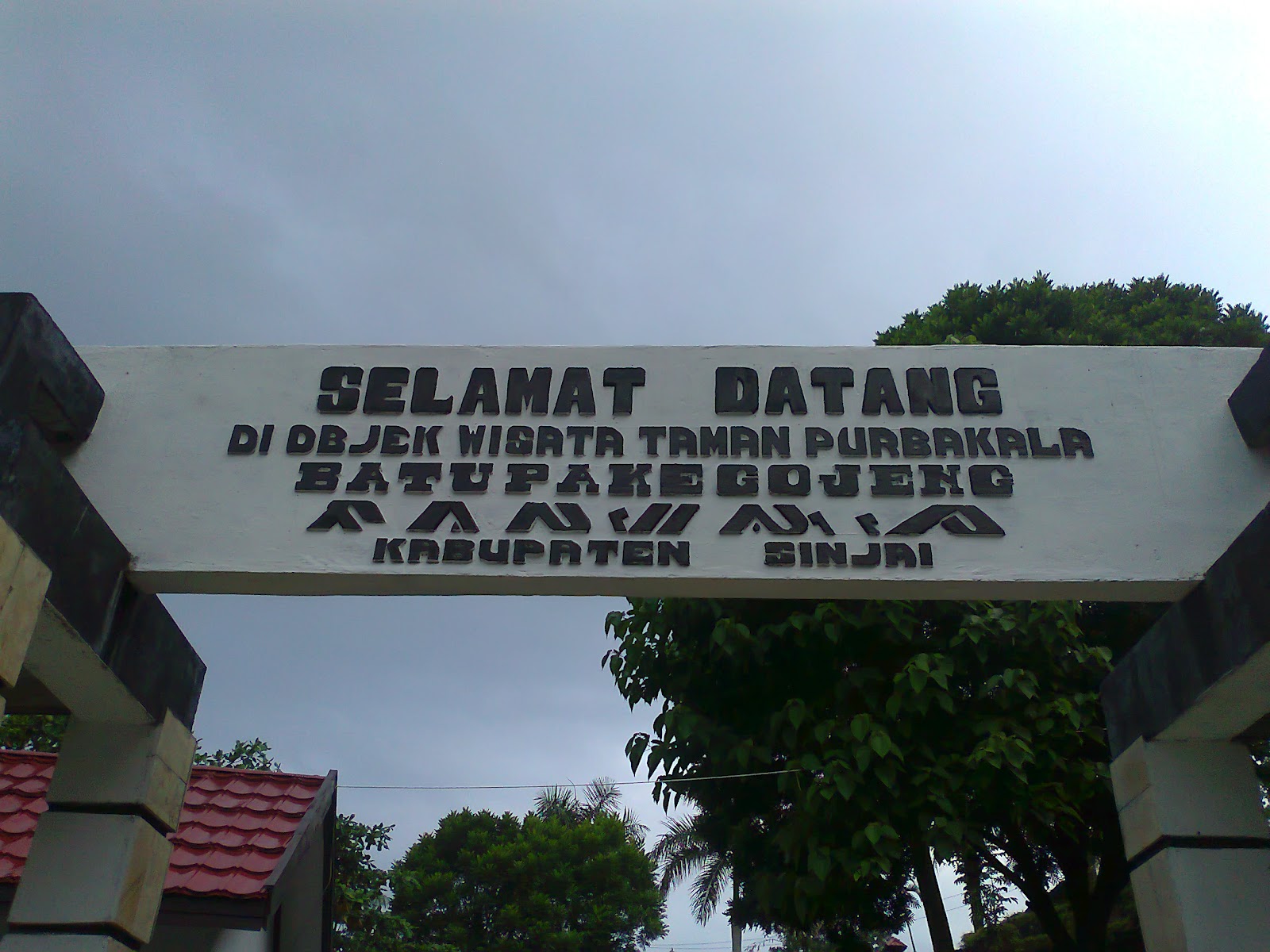 Wisata Alam Taman Purbakala Batu Pake Gojeng