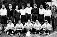 RACING CLUB  DE FRANCE Footbal - París, Francia - Temporada 1935-36 - Foto de los integrantes del Racing Club de París en mayo de 1936, doble Campeón de Liga y Copa esa temporada