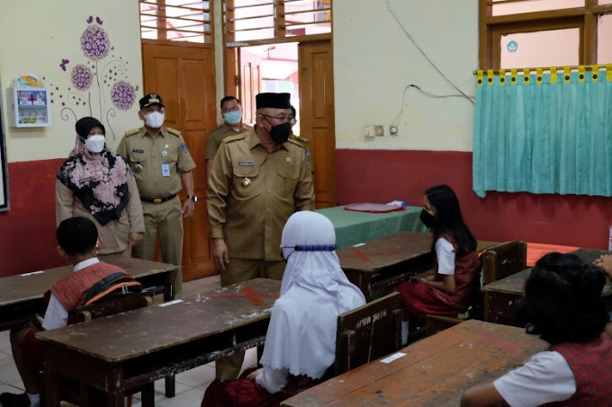 Idris-Imam Tinjau Hari Pertama Pelaksanaan PTMT di Sejumlah Sekolah