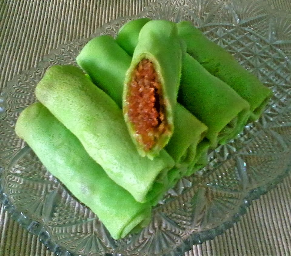 LAMAN SUTERA: * RESEPI ~ KUIH DADAR/KETAYAP/GULUNG INTI KELAPA