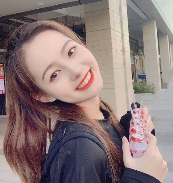 Li Xiaoye Chines TikTok star, Smile Queen, Age, Height, Wiki, Biography and more - Stars Biowiki