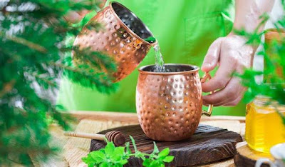 Drinking-water-stored-in-copper-vessel-a-healthy-way